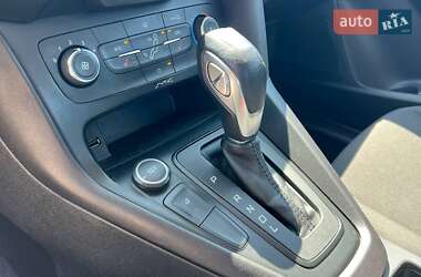 Седан Ford Focus 2016 в 