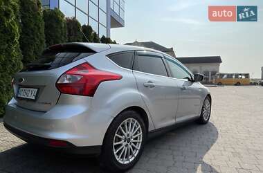 Хэтчбек Ford Focus 2013 в 