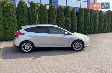 Хэтчбек Ford Focus 2013 в 