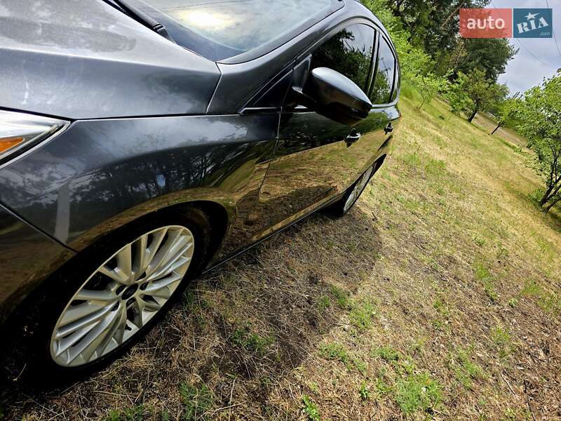 Хетчбек Ford Focus 2015 в Дніпрі