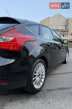 Хэтчбек Ford Focus 2014 в 