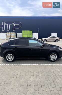 Хэтчбек Ford Focus 2009 в 