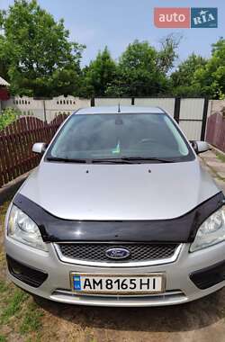 Хэтчбек Ford Focus 2005 в 