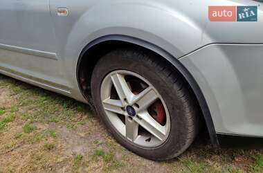Хэтчбек Ford Focus 2005 в 