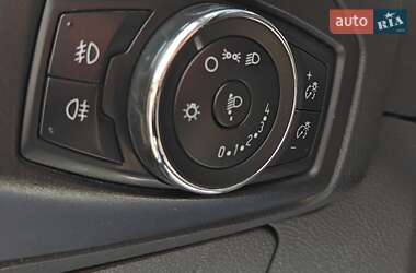Хэтчбек Ford Focus 2013 в 