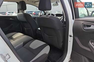 Хэтчбек Ford Focus 2013 в 