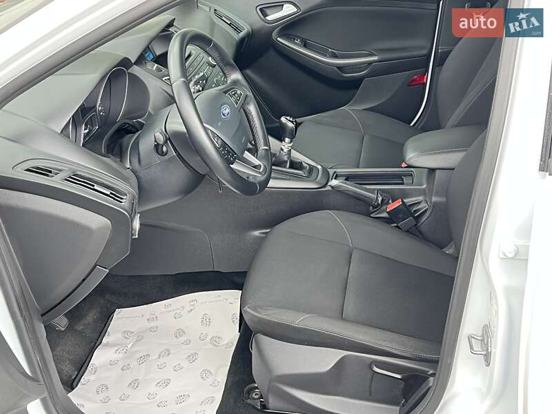 Хэтчбек Ford Focus 2017 в Киеве