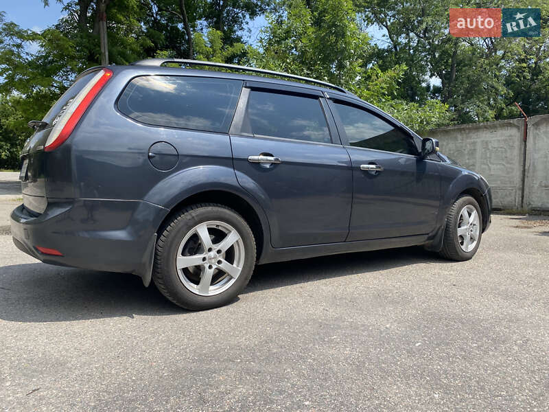 Универсал Ford Focus 2010 в Знаменке