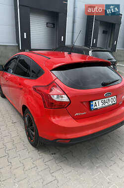 Хэтчбек Ford Focus 2013 в 