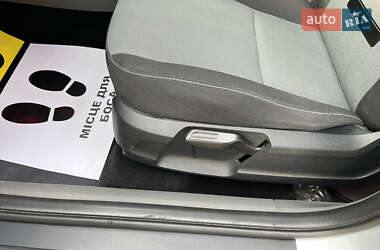 Хэтчбек Ford Focus 2011 в 