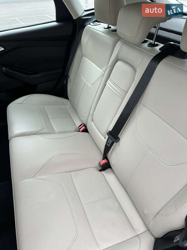 Хэтчбек Ford Focus 2015 в Киеве фото 6 Хэтчбек Ford Focus 2015 в Киеве