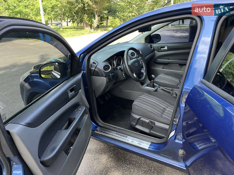 Седан Ford Focus 2008 в Киеве