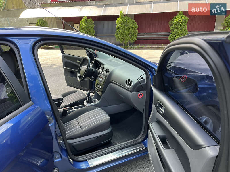 Седан Ford Focus 2008 в Киеве