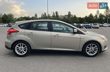 Хэтчбек Ford Focus 2015 в 