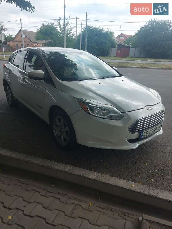 Хэтчбек Ford Focus 2013 в Никополе фото 2 Хэтчбек Ford Focus 2013 в Никополе