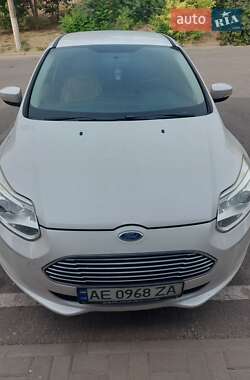 Хэтчбек Ford Focus 2013 в 
