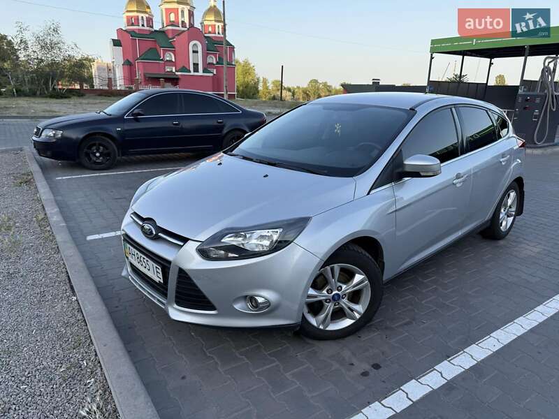 Хэтчбек Ford Focus 2013 в 