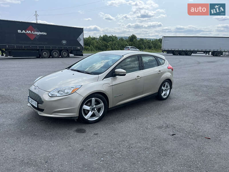 Хэтчбек Ford Focus 2017 в 