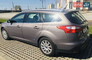 Универсал Ford Focus 2014 в 