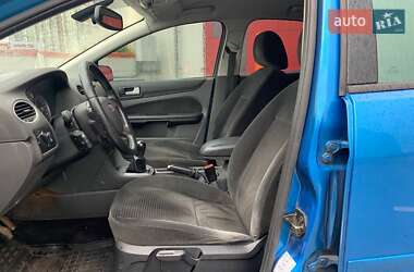Хэтчбек Ford Focus 2005 в 