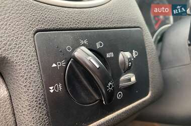 Хэтчбек Ford Focus 2005 в 