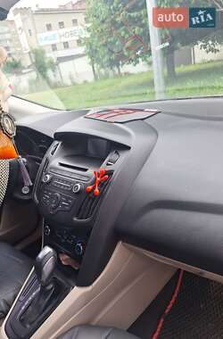 Хэтчбек Ford Focus 2015 в 