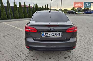 Седан Ford Focus 2015 в 