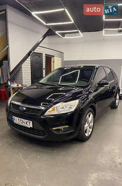 Хэтчбек Ford Focus 2011 в 