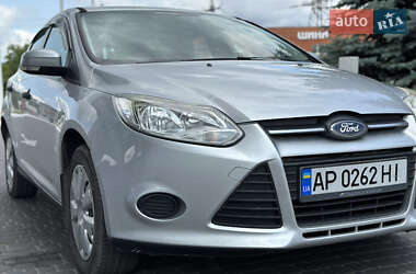Хэтчбек Ford Focus 2012 в 