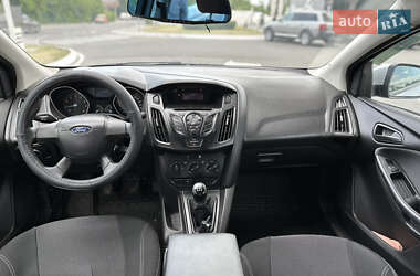 Хэтчбек Ford Focus 2012 в 