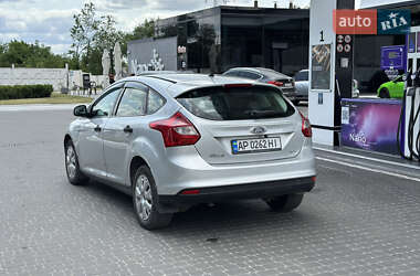 Хэтчбек Ford Focus 2012 в 
