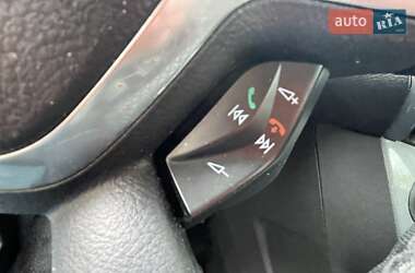 Хэтчбек Ford Focus 2012 в 