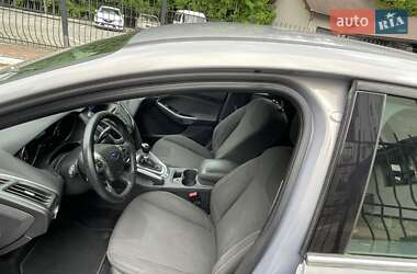 Хэтчбек Ford Focus 2012 в 