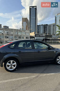 Хэтчбек Ford Focus 2007 в 
