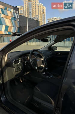 Хэтчбек Ford Focus 2007 в 
