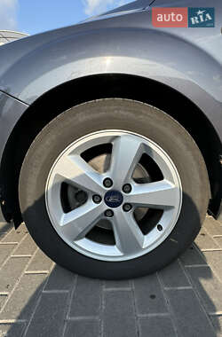 Хэтчбек Ford Focus 2007 в 