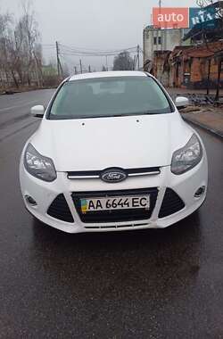 Хэтчбек Ford Focus 2013 в 