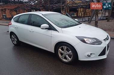Хэтчбек Ford Focus 2013 в 