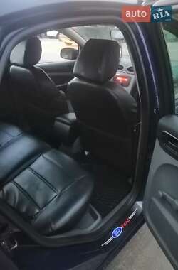 Хэтчбек Ford Focus 2011 в 