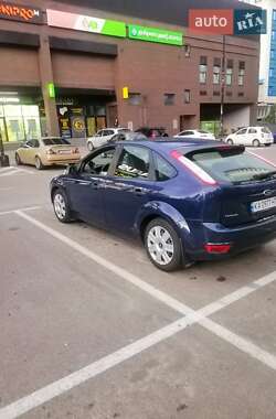 Хэтчбек Ford Focus 2011 в 