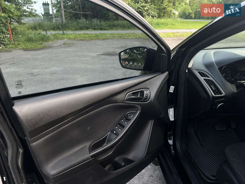 Седан Ford Focus 2016 в Бучаче