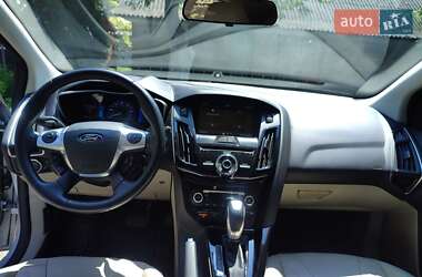 Хэтчбек Ford Focus 2014 в 