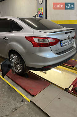 Седан Ford Focus 2013 в 