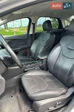Седан Ford Focus 2015 в 