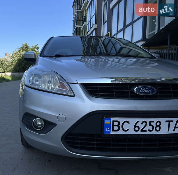 Седан Ford Focus 2010 в Жовкве