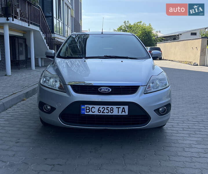 Седан Ford Focus 2010 в Жовкве