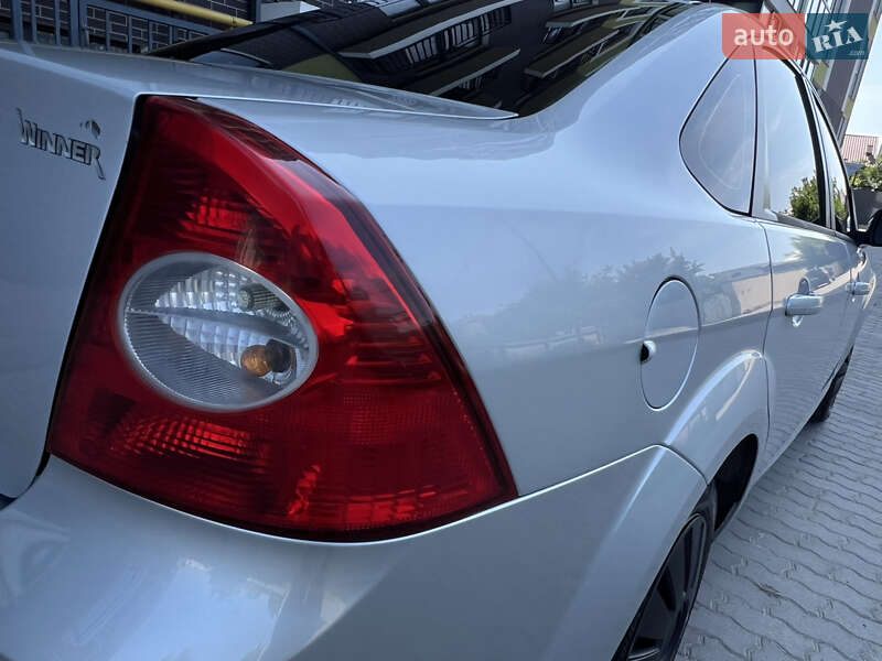 Седан Ford Focus 2010 в Жовкве