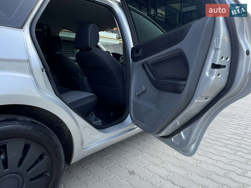 Седан Ford Focus 2010 в Жовкве