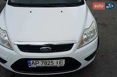 Хэтчбек Ford Focus 2010 в 