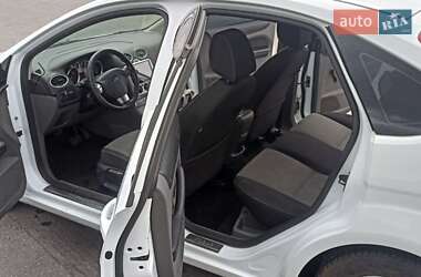 Хэтчбек Ford Focus 2010 в 